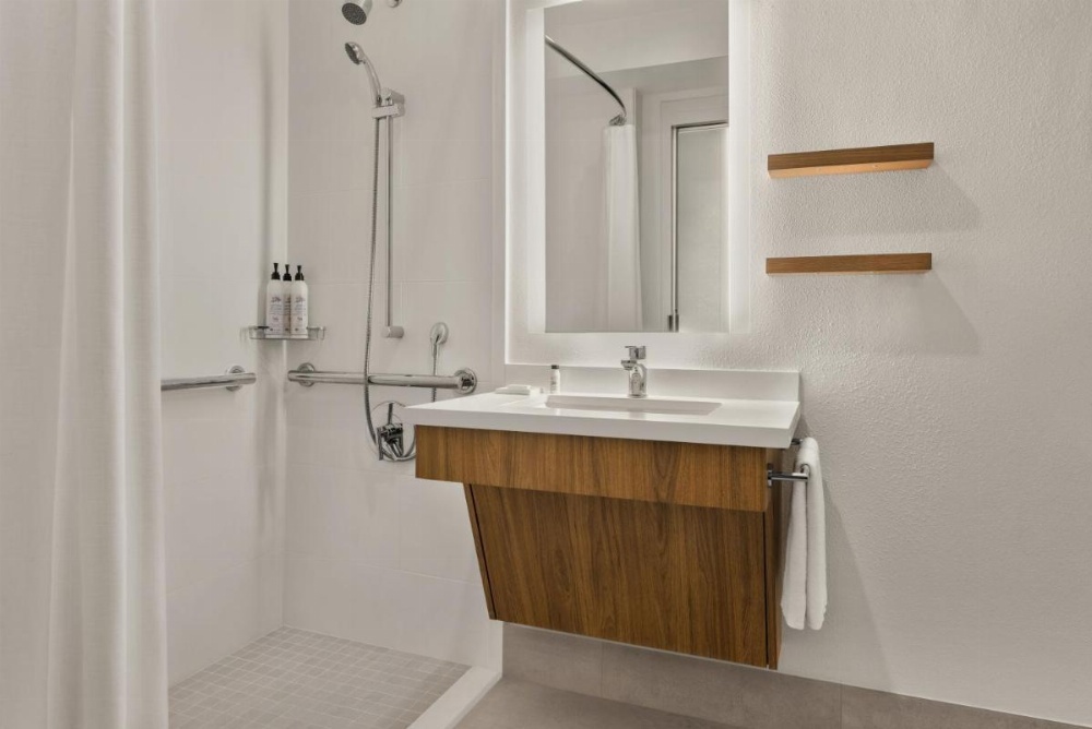 Room image 5